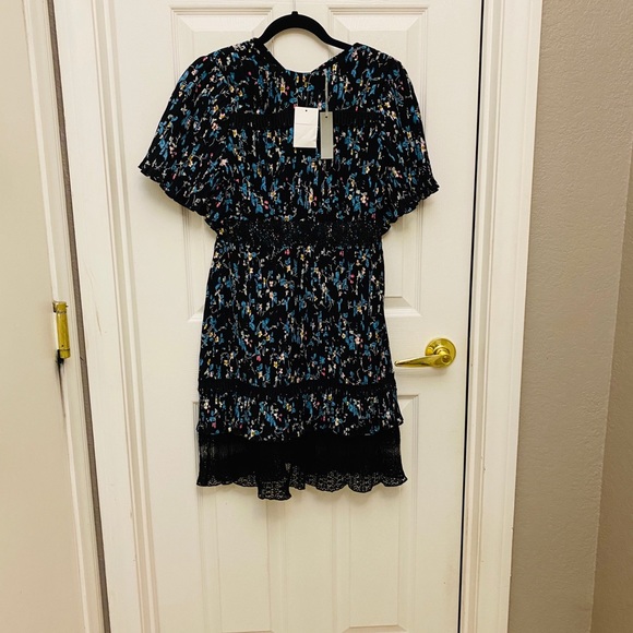 Chelsea28 NWT Pleated Lace Midi Dress Floral NWT - Picture 3 of 3